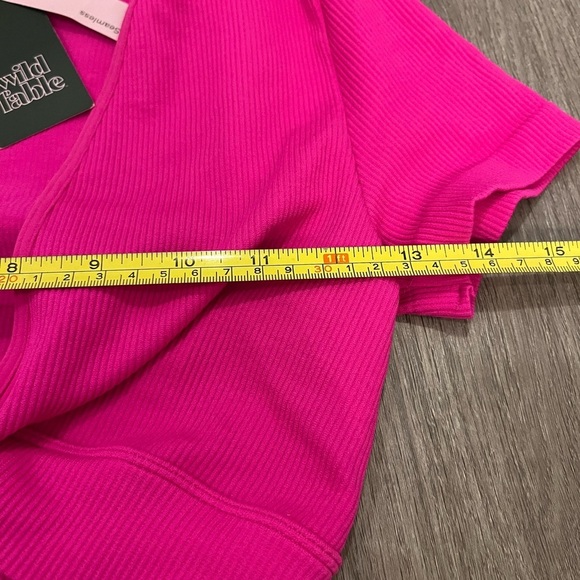 NWT Target Wild Fable Crop Top Size XS hot Pink - Picture 4 of 5